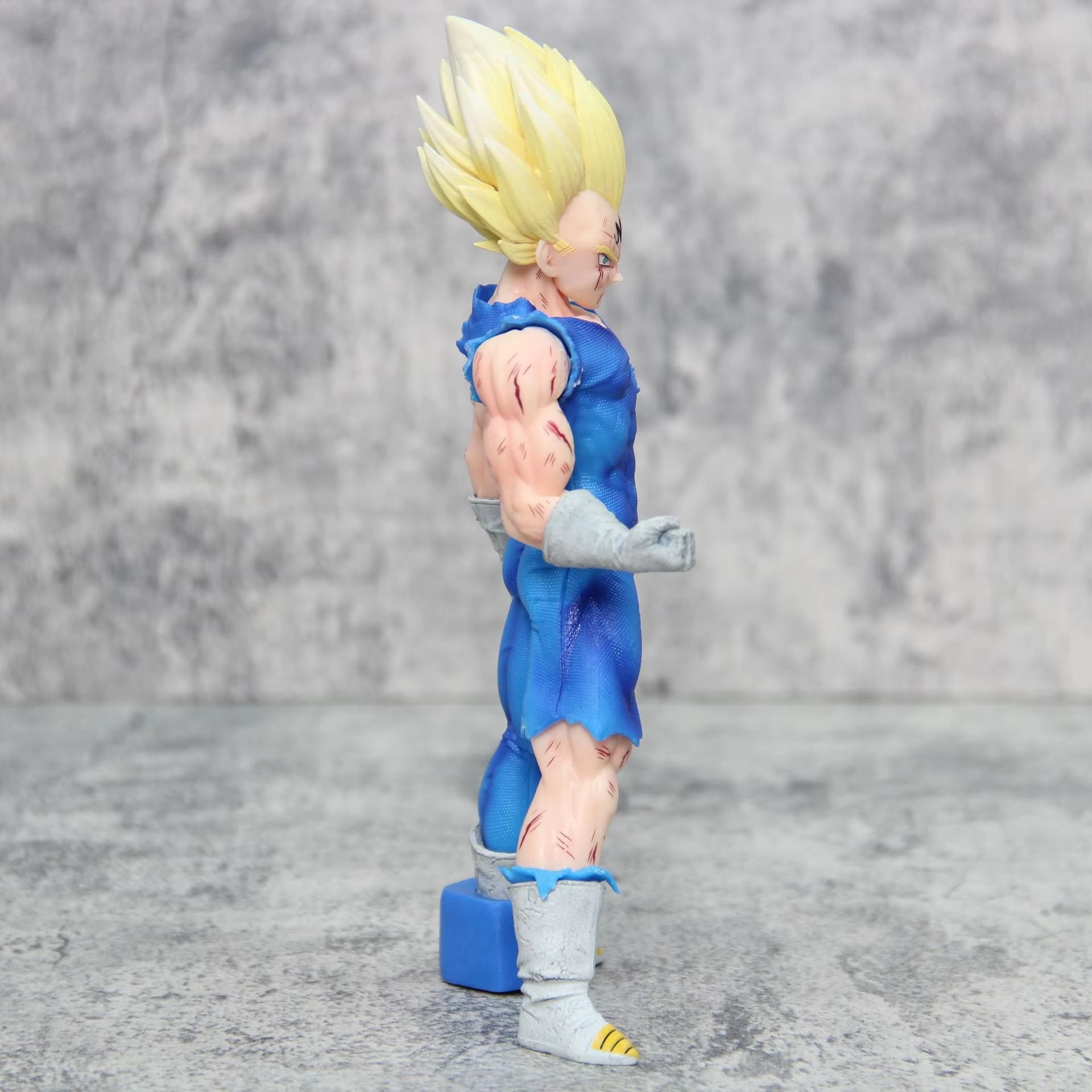 Super Saiyan Prince Vegeta Figure - Premium Anime Collectible with Magical Standing Posture